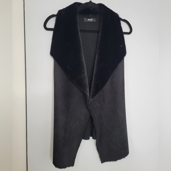 SOLD - MOD Black Faux Fur Suede Open Collared Vest - Picture 3 of 6